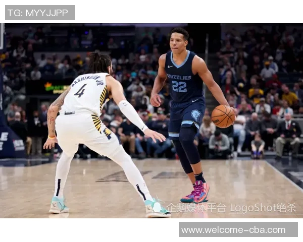 哈克斯因脚踝扭伤提前退场明日背靠背能否出战待定